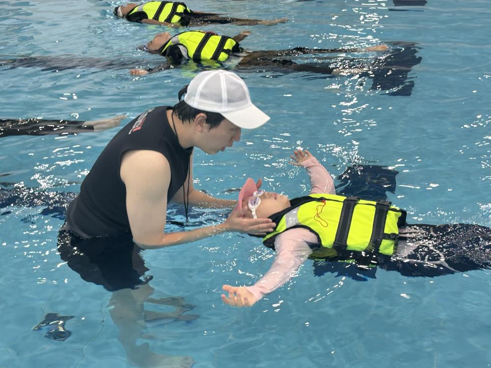 충남사회서비스원, 의무교육 학업중단 청소년 학습지원 강화사업  생존수영 가족캠프 ‘꿈띄움’ 개최 사진2